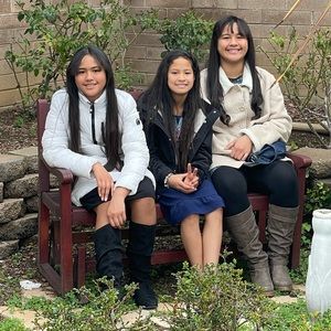 Meet your Poshers, UilaAkiLose